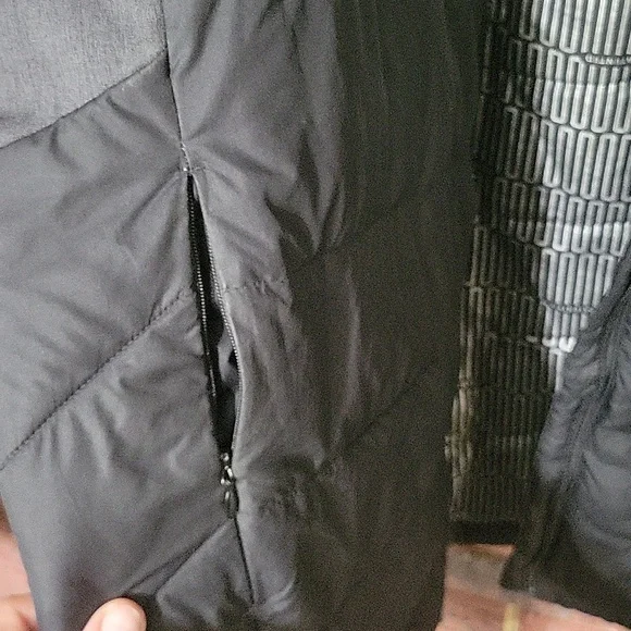 Columbia Black Puffer Jacket - Picture 5 of 13